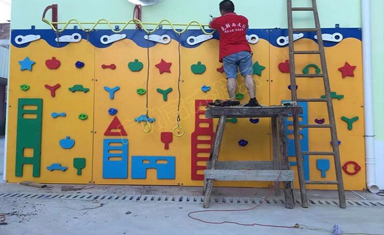 幼儿园教玩具儿童家具户外组合滑梯案例_佛山英瀚幼儿园